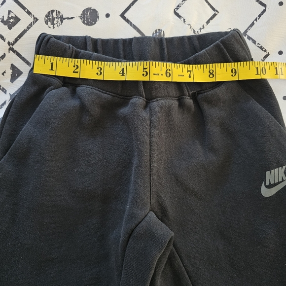 Nike Tech Fleece Full-zip Hoodie and Jogger Set In Black, Size 6-7 - Picture 9 of 10